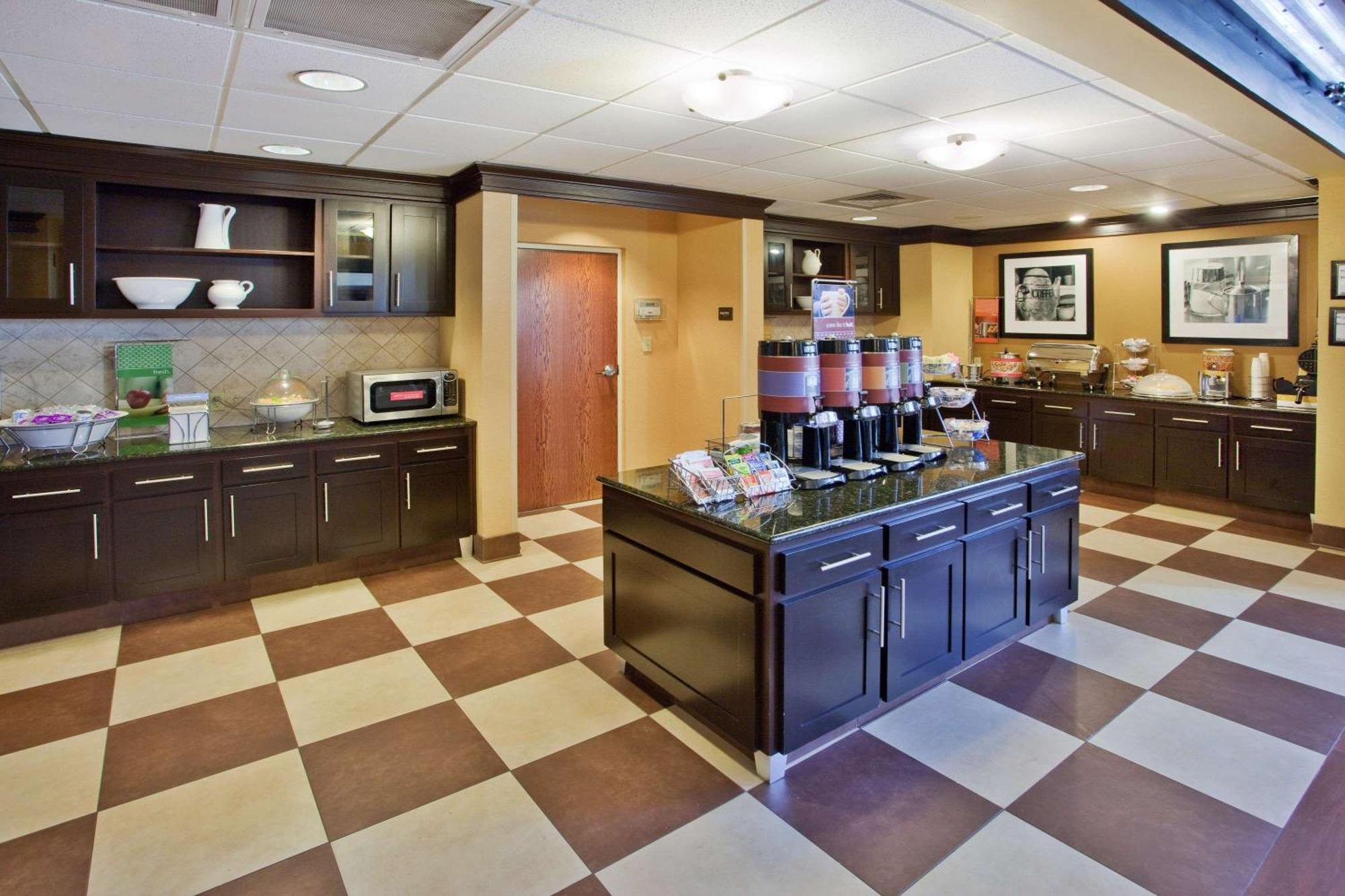 Hampton Inn & Suites Oxford-Anniston Restaurant photo