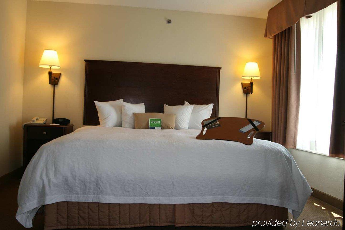 Hampton Inn & Suites Oxford-Anniston Room photo
