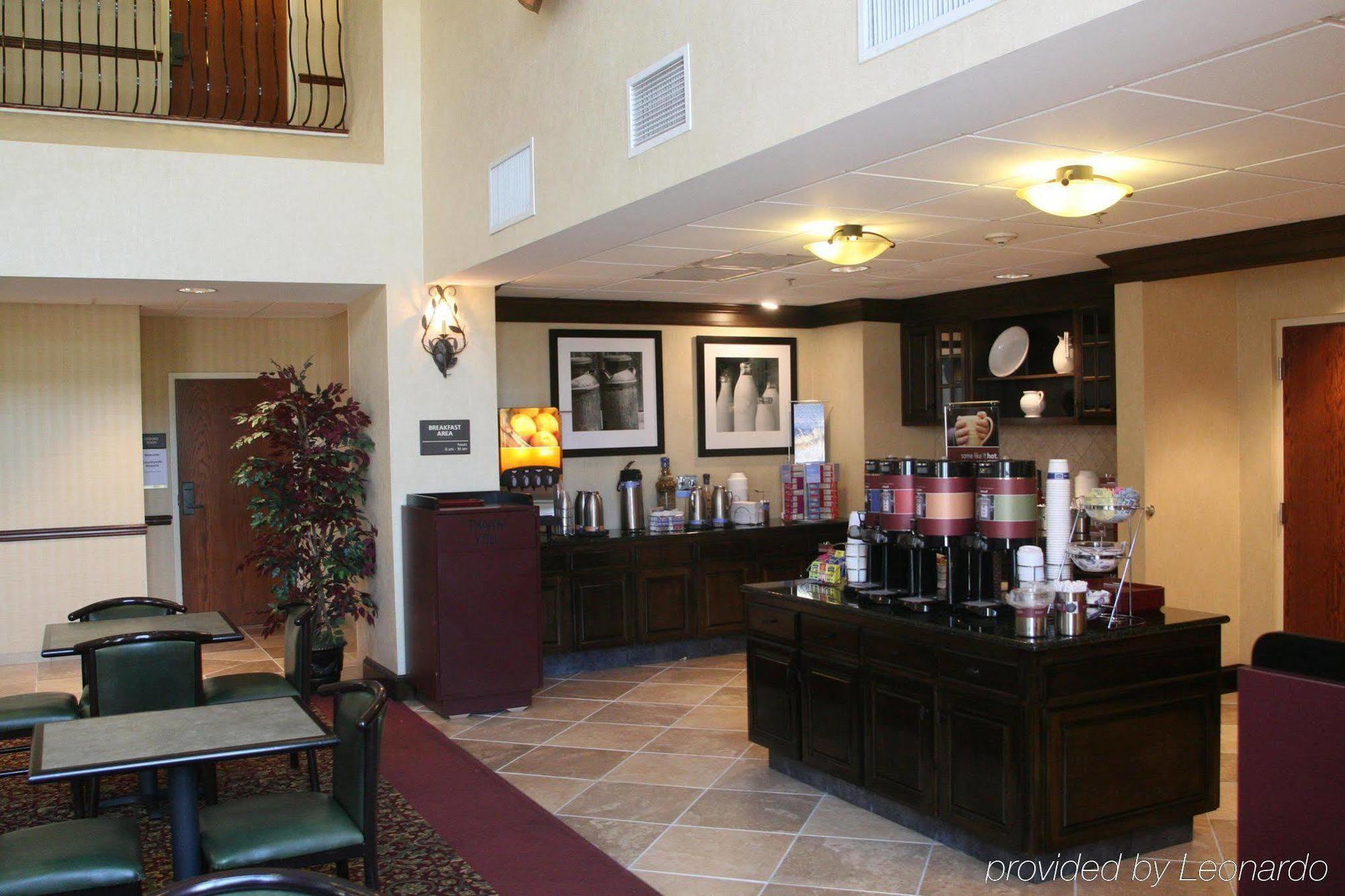 Hampton Inn & Suites Oxford-Anniston Restaurant photo